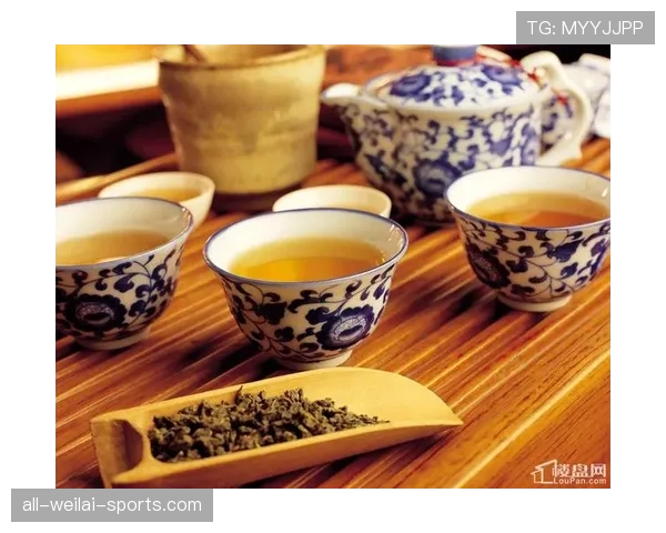 古力在豪宅里连茶都讲究成这样，我都开始怀疑他是不是想当生活品鉴官了